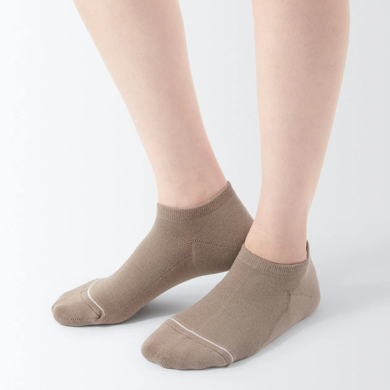 Optimized E-Commerce Product Title: Comfy Right-Angle Pile Sneaker Socks