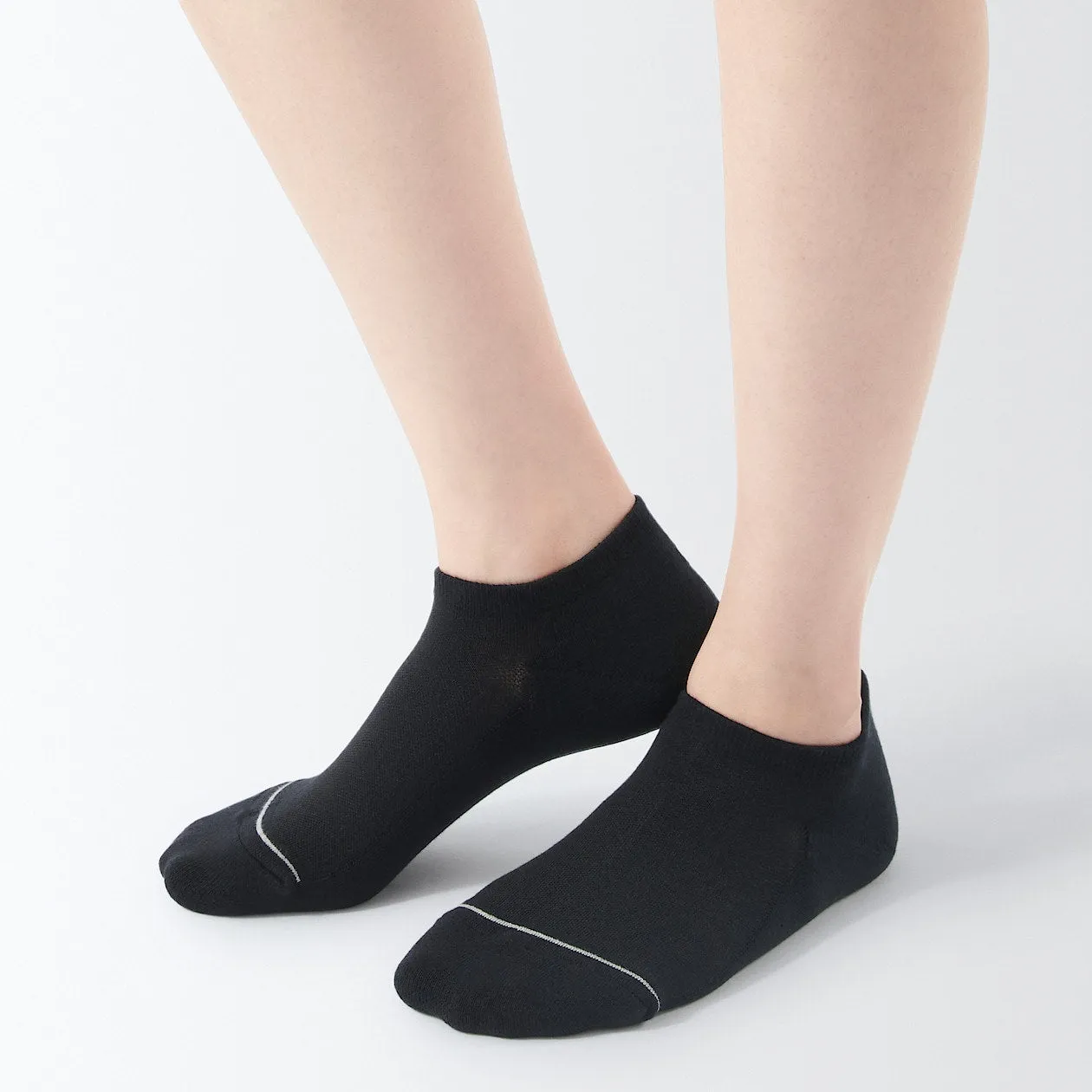 Optimized E-Commerce Product Title: Comfy Right-Angle Pile Sneaker Socks