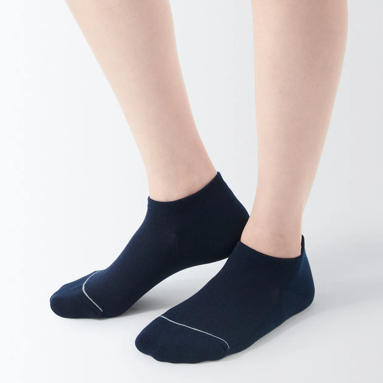 Optimized E-Commerce Product Title: Comfy Right-Angle Pile Sneaker Socks