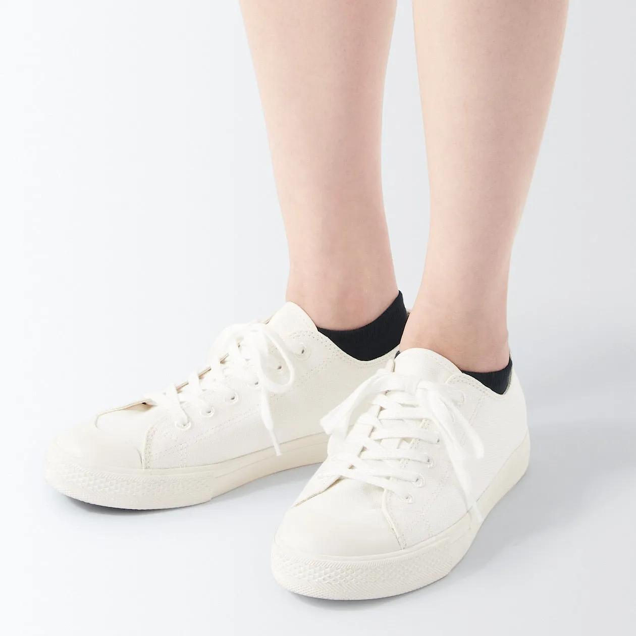 Optimized E-Commerce Product Title: Comfy Right-Angle Pile Sneaker Socks