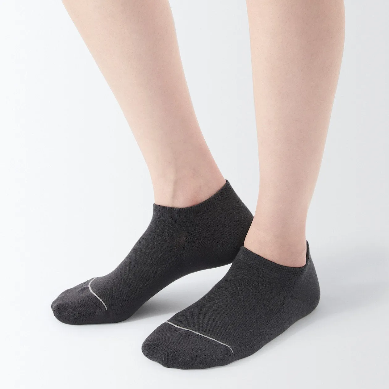 Optimized E-Commerce Product Title: Comfy Right-Angle Pile Sneaker Socks