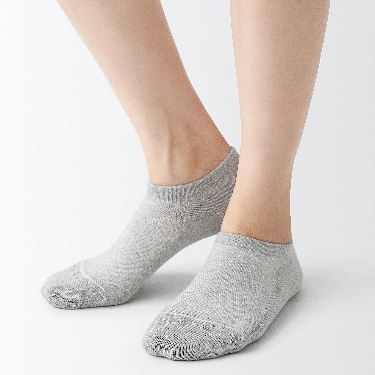 Optimized E-Commerce Product Title: Comfy Right-Angle Pile Sneaker Socks